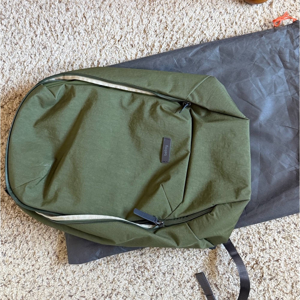 Bellroy Transit Plus Backpack, Ranger Green - Picture 7 of 9